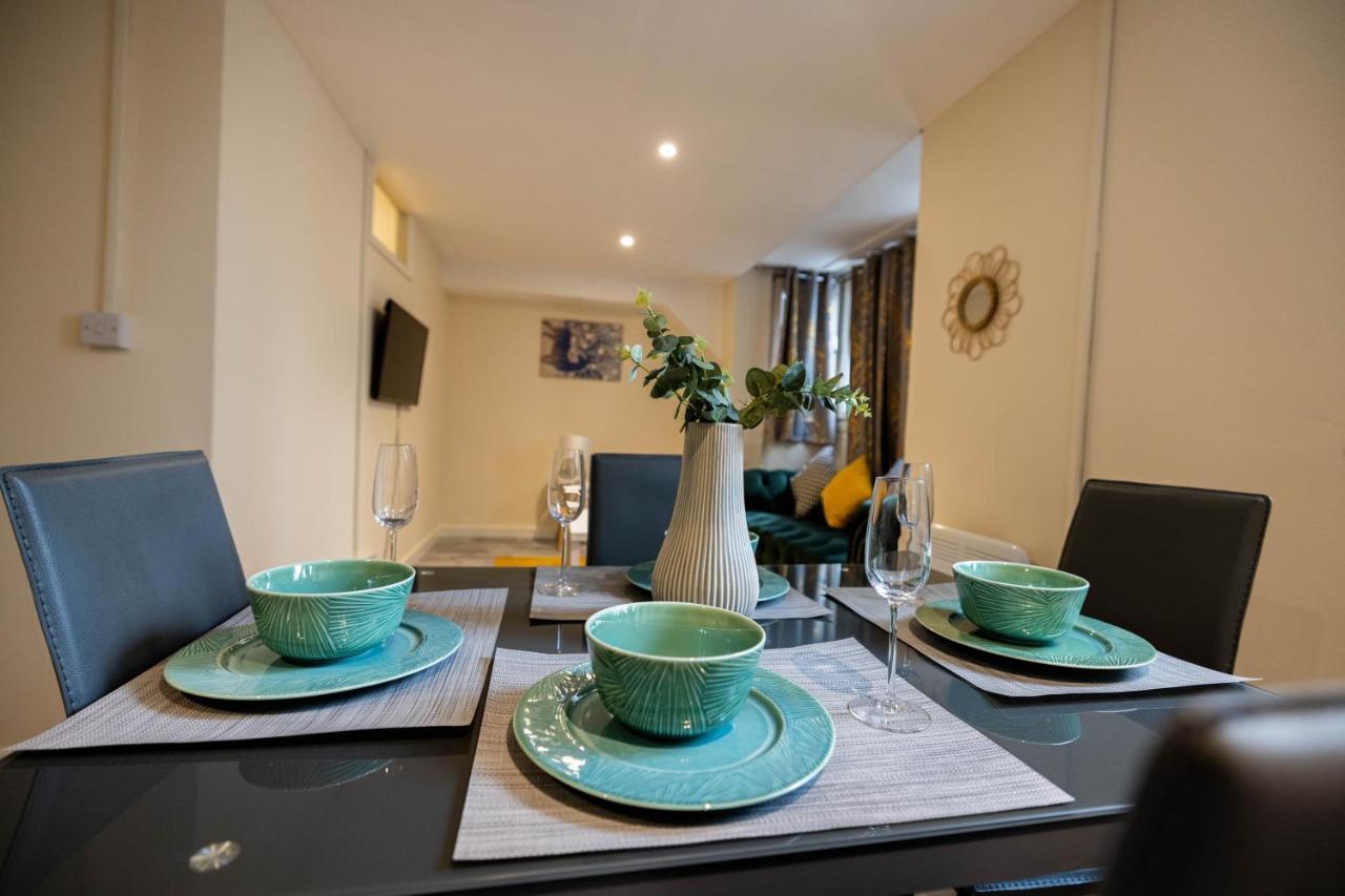 3 Bedrooms-8guests-babycot-15mintopepys-freeparkg *