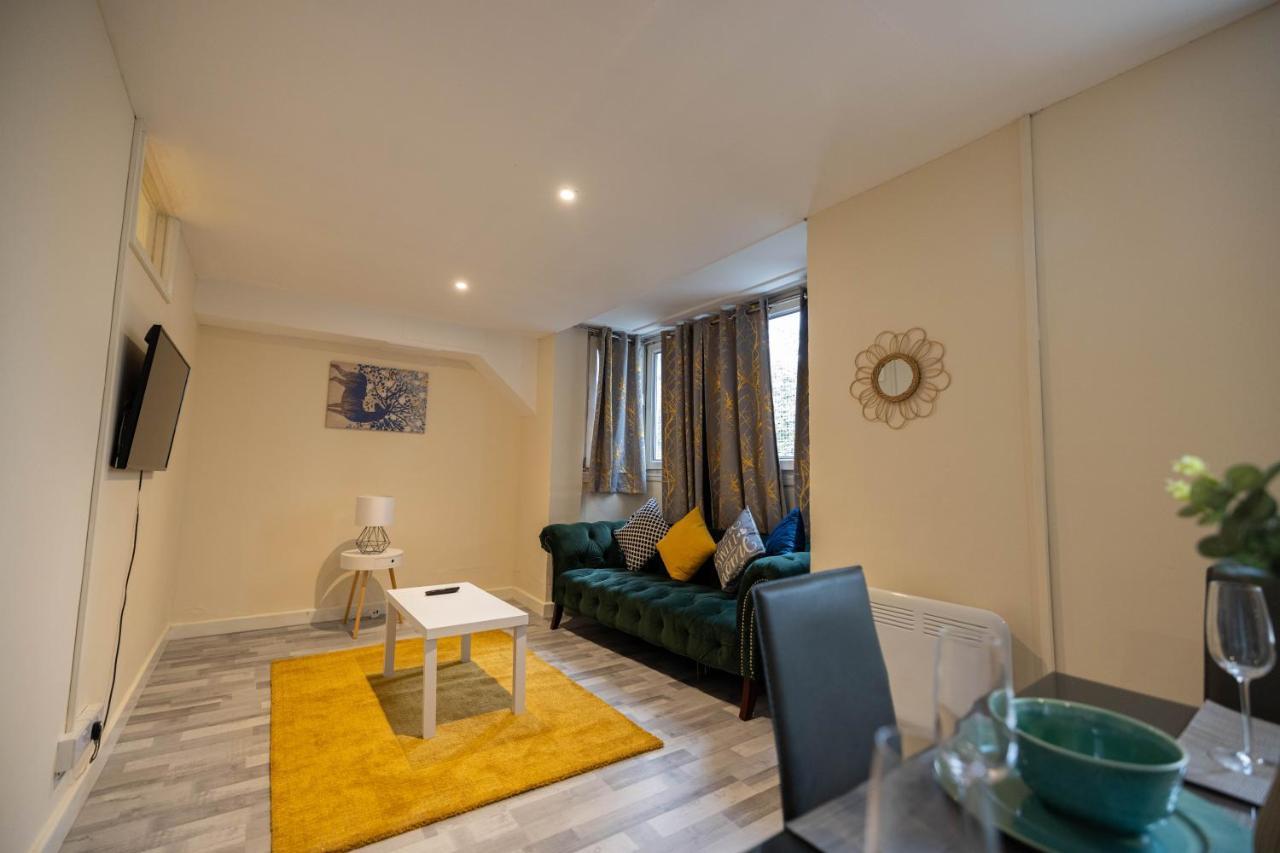 3 Bedrooms-8guests-babycot-15mintopepys-freeparkg * Londra