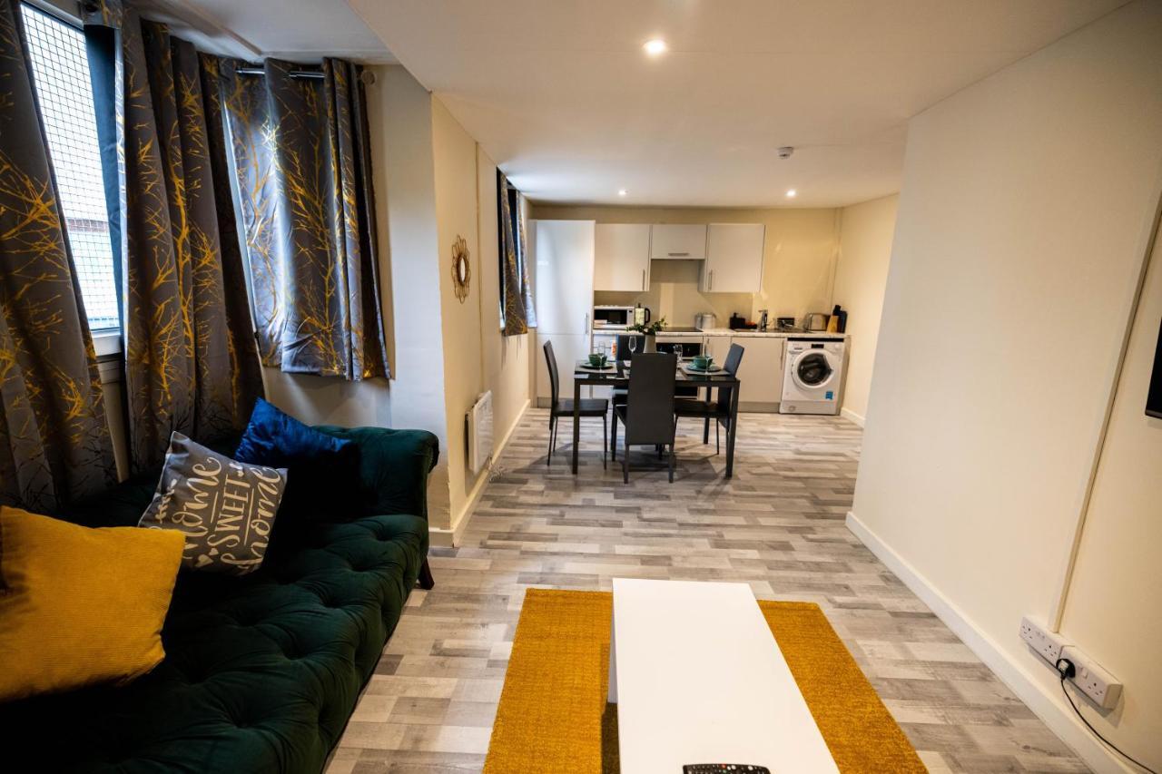 3 Bedrooms-8guests-babycot-15mintopepys-freeparkg * Londra