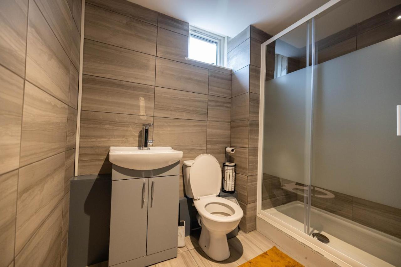 3 Bedrooms-8guests-babycot-15mintopepys-freeparkg Appartamento